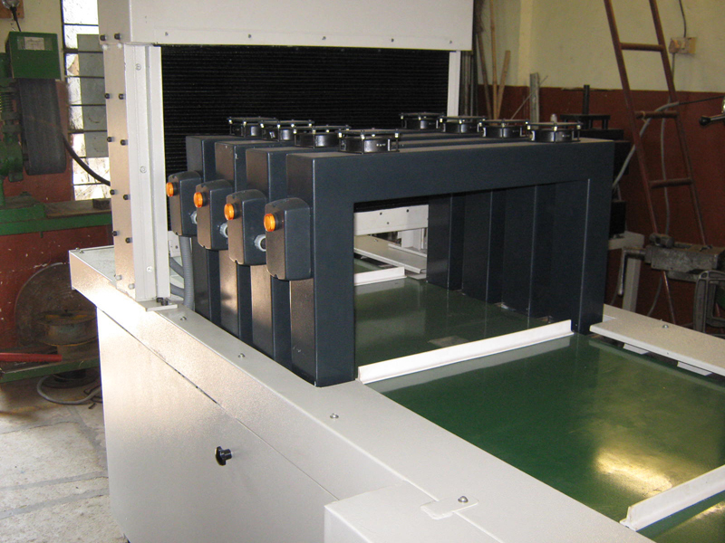 tunnel-type-demagnetizers-with-belt-conveyor